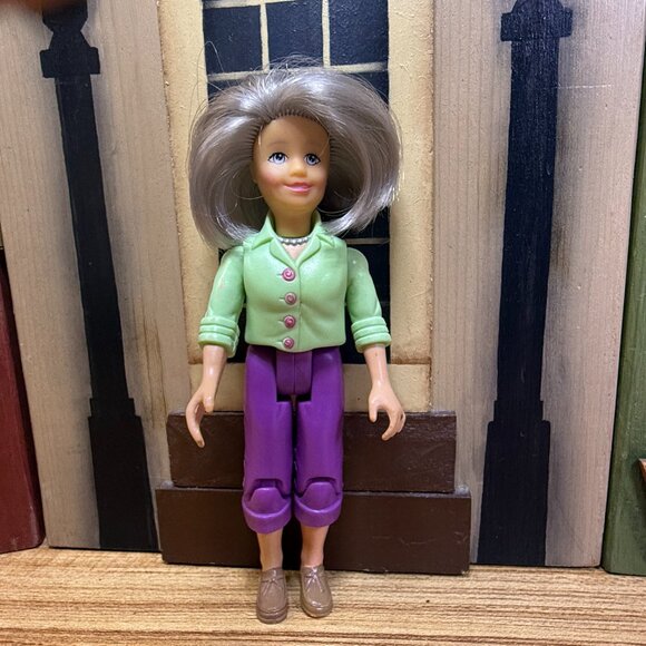 Vintage 2000 Fisher-Price Loving Family Woman Mom Granny Dollhouse Figure 5.5" - Picture 1 of 10